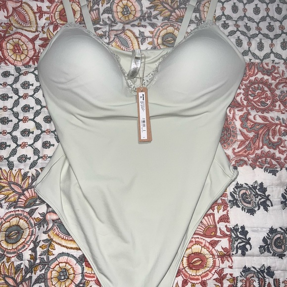 SKIMS XL NWT thong back - Picture 2 of 3